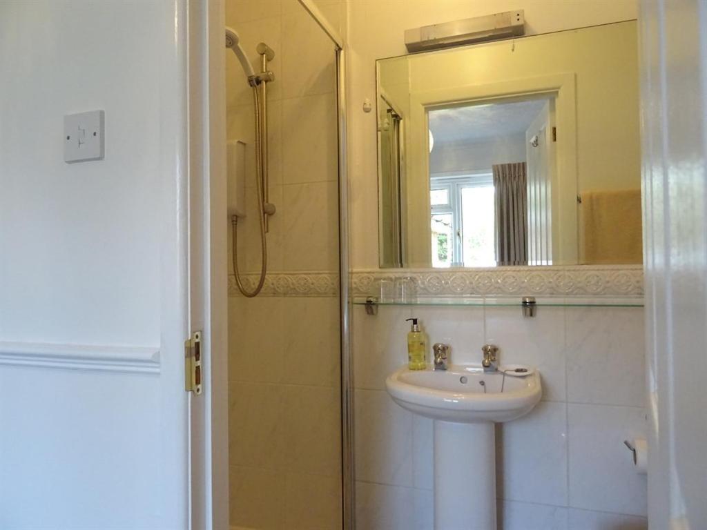 Honey Lodge Broadstone Екстер'єр фото